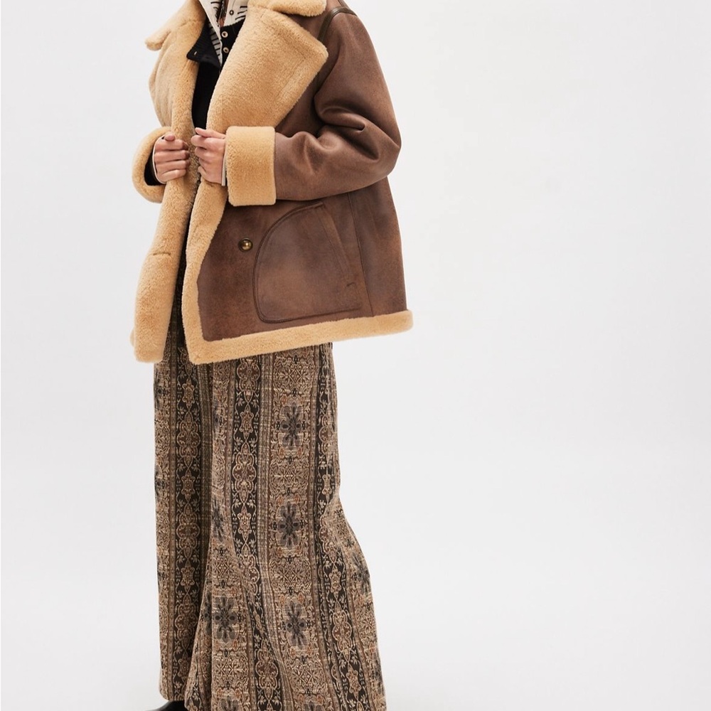 We The Free Cream and Tan Combo Coat

NWT Free People reversible coat - Picture 3 of 6